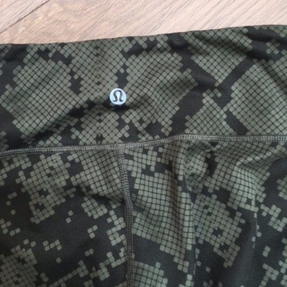 Lululemon Army Green Workout Pants - Picture 5 of 5